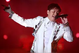 谭校长来成都也要到玉林走一走，还留下自己的手印图片