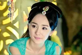 女星古装戴手链造型：赵丽颖唯美李沁娇俏朱茵迷人图片