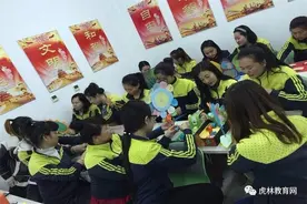 教育示范幼儿园举行自制玩教具比赛图片