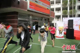 “城市共享消防应急救援箱”亮相福州图片