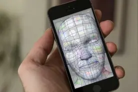 iPhone手机也能脸部识别你不知道吗？图片