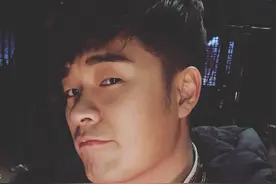 好久不见陈赫自拍依旧耍贱，你服或不服他依旧过得逍遥自在图片