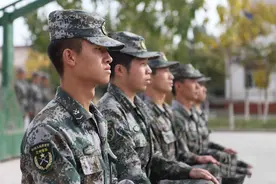 没有经历过蹲姿，不足以谈人生图片