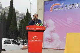 江西新东方：女生节，南昌市餐饮行业协会会长亲临校园送祝福！图片