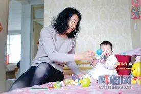 殷学花：民办教师“下海”当育婴师 月薪6800元图片