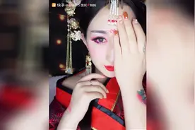 60岁化妆一样美大妈逆袭夜店视频封面
