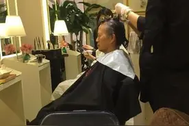 邓超晒母亲照片 网友:妈妈最伟大图片