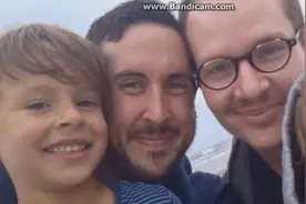 美国变性人小哥怀孕 为男友产下健康男婴视频封面