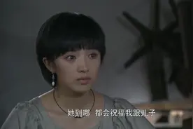 爷爷给孙女讲年轻时与奶奶的趣事，孙女笑的合不拢嘴视频封面