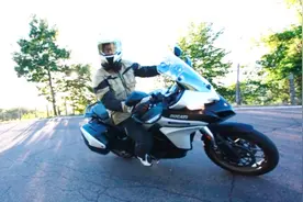 海外原创杜卡迪揽途 Multistrada 950测评感受视频封面