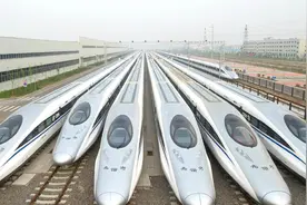 中国去泰国可以坐高铁啦！来回票价仅700元，预计三年内建成！视频封面