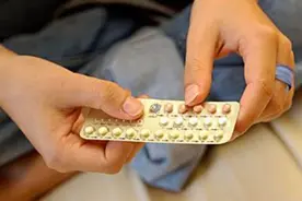 服用避孕药后会影响月经吗？吃药后不来月经是正常现象吗？视频封面