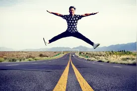 好看的照片都是摆出来的，旅行中少不了的特殊拍照方式，建议收藏