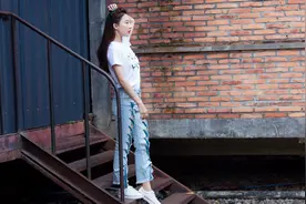 155矮个子又不能穿高跟鞋的女生，夏季如何穿出时尚高挑气质？视频封面