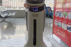 最萌智能机器人“娇娇”亮相榆林图片