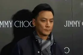 吴彦祖晒购物清单开心自拍视频封面