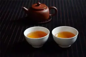 你问我答是不是只有大树茶才能拉出丝来？图片