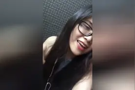 实拍越南美女打个嗝都这么清新脱俗的化解成歌声！感觉又要恋爱了视频封面