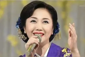 日本演歌美人伍代夏子，笑靥如花，举手投足尽显东方女性优雅之美图片