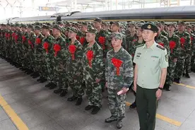 武汉首批“00后”新兵入伍了！其中名牌大学优秀学生也不少视频封面
