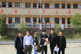 陈雅森贵州山区探访平困学生 公益力量点亮梦想图片
