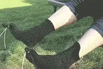 分享一种特殊的脱袜子方式图片