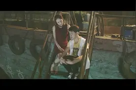 红裙姐姐安慰弟弟，真温馨啊视频封面