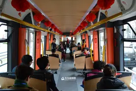 探城阳有轨电车:每天3000人尝鲜沿途商铺涨价图片