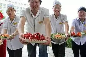 高校食堂拟给外来“蹭饭族”加价，你同意吗|微啵杂志图片