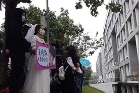 王俊凯被求婚害羞 从小就是抢手货一枚！图片