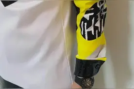 猪哥亮过敏手扎针 与蓝正龙吴克群合称三帅图片