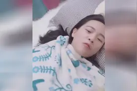 女友不听话，男子绑起来教育，现在小姑娘的觉悟都很高！视频封面