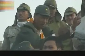 王宝强追杀日本兵，最后被炸身亡，当年把所有观众都感动哭了视频封面