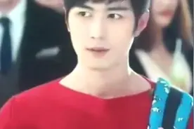 同学聚会被嘲笑没结婚没小孩，姑娘一电话，所有人哑口无言视频封面