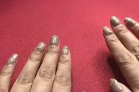 2分钟就能学会在家学做diy光疗甲，简单也好看美甲教程分享！视频封面