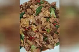家常美食，红烧鱼杂制作教程视频封面