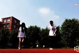 校园双人情侣曳步舞，让单身狗情何以堪视频封面