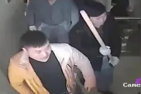 触目惊心!合肥某汽车4S店遭遇上百人打砸视频封面