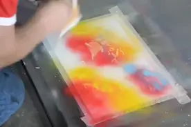 乱涂乱画的最高境界，耐心看到最后真的给跪下了图片