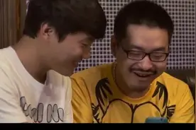 这哥们骗老婆说在开会，没想到老婆会来这一招！图片