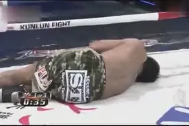 日本拳王嚣张迎战，被我国小将重拳9次，直接KO，被打蒙圈图片