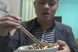 这个“折耳根” 凉拌出来最好的下酒菜，为啥只有贵州人喜欢吃？视频封面