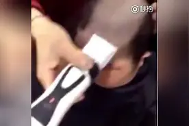 小胖纸剃头呢你瞅啥，哈哈哈哈，这个嘴太可爱了图片