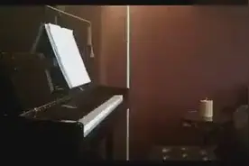 一网友说总是接到邻居的噪音投诉，于是他在家里放了个录像机看看图片