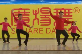 萌叔和大妈组团跳有减肥瘦身作用的快节奏的广场舞 阿拉伯之夜图片