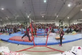 神级反应：体操教练惊人动作化险为夷！视频封面