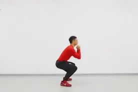 每日一个动作丨如何正确地「深蹲跳」？图片