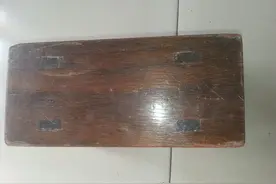 钓鱼坐的小凳子，刮开竟也有降香味？图片