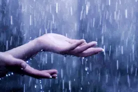 听说，下雨天和音乐很配哟，来一首《昨日重现》吧图片
