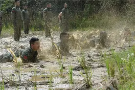 广西百色：武警“魔鬼周”训练挑战生理极限图片